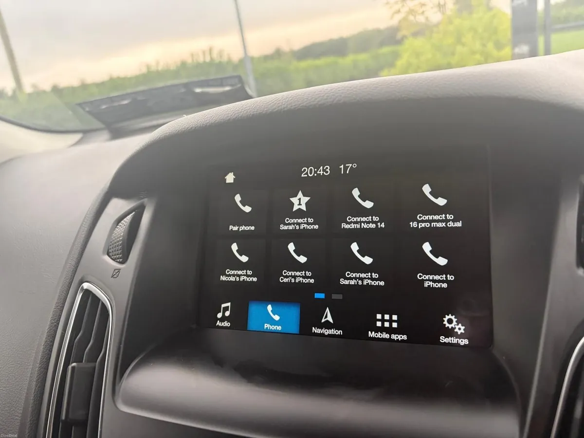 2017 Ford Focus | Black | Clean & Economical | Gre - Image 3