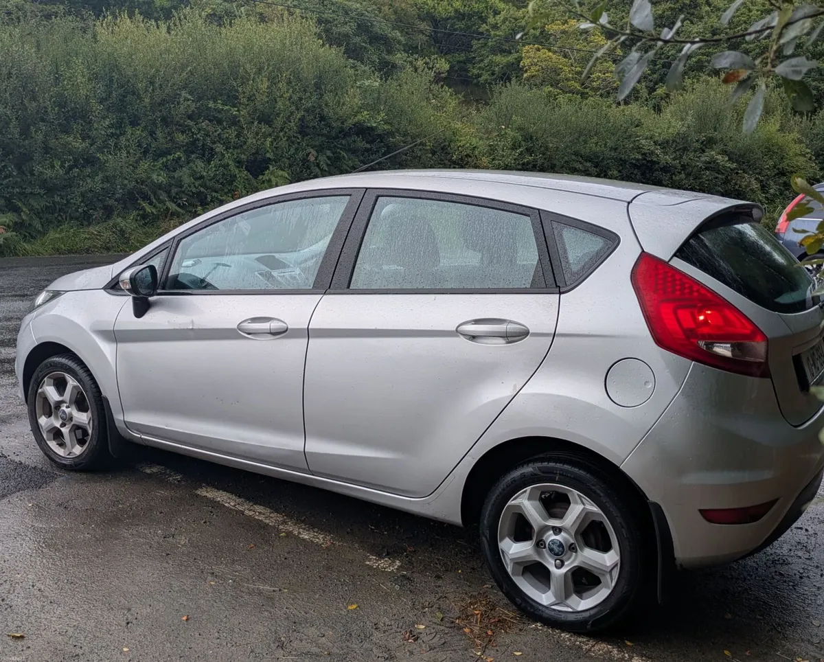 Ford Fiesta 2010 - Image 4