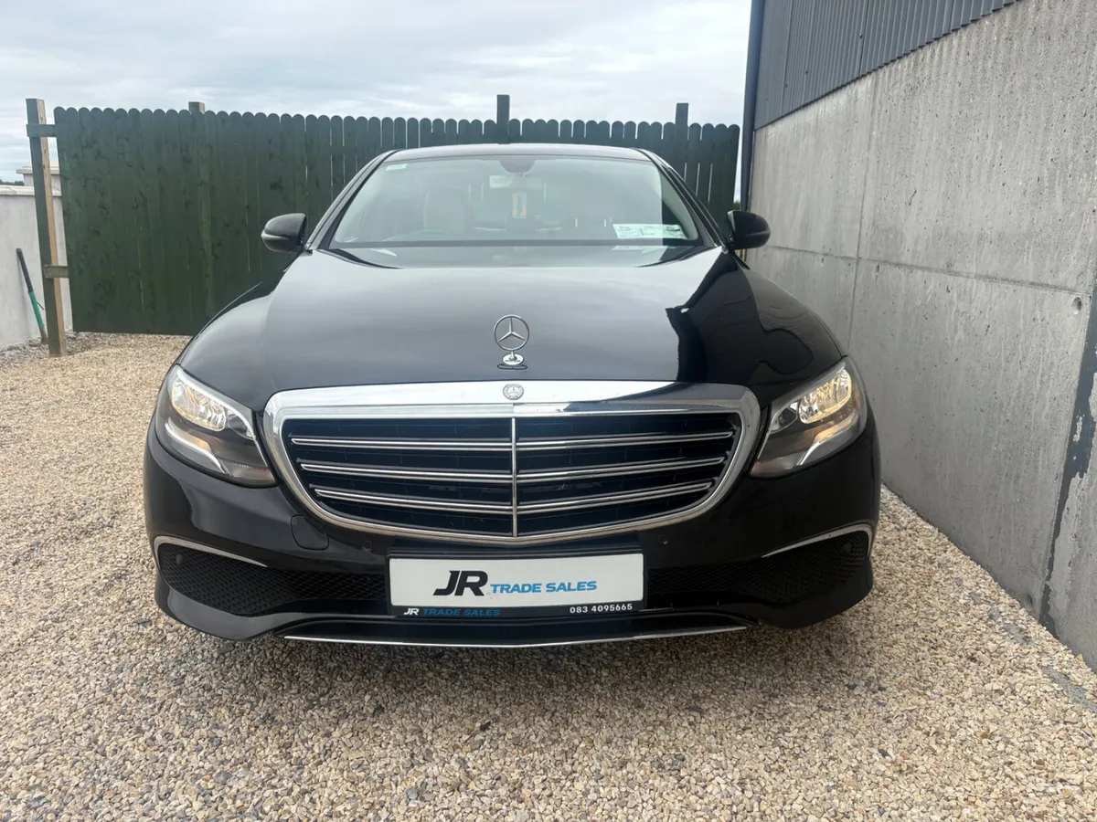 Mercedes-Benz E220d ONE OWNER - Image 3