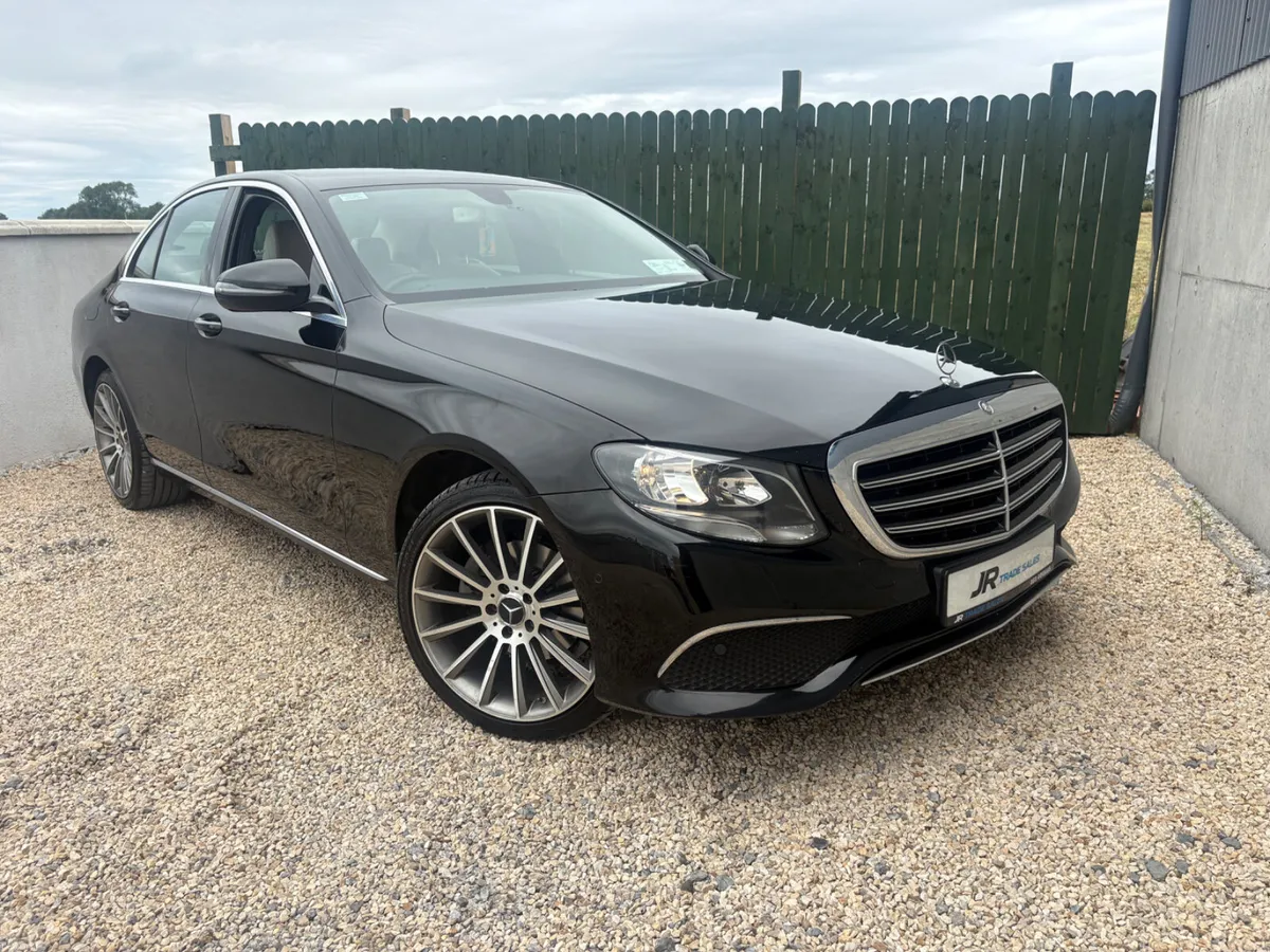 Mercedes-Benz E220d ONE OWNER - Image 6