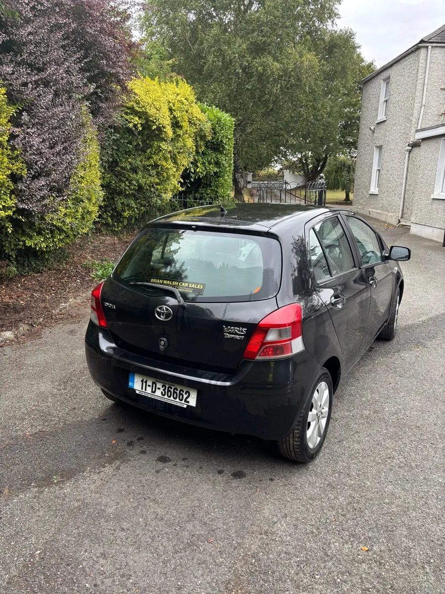 Toyota Yaris 2011 - Image 3