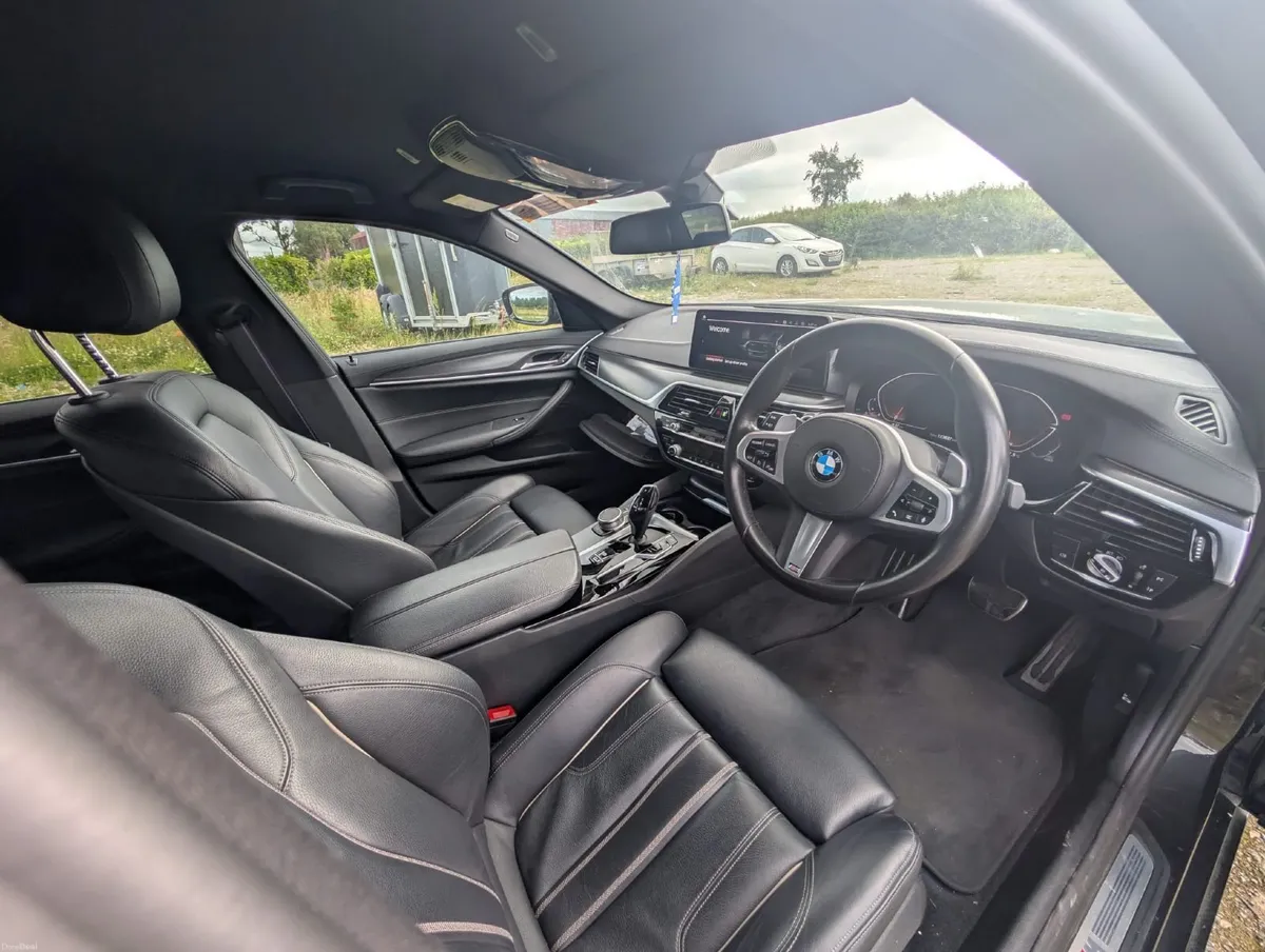 BMW 5-Series 2022 - Image 2