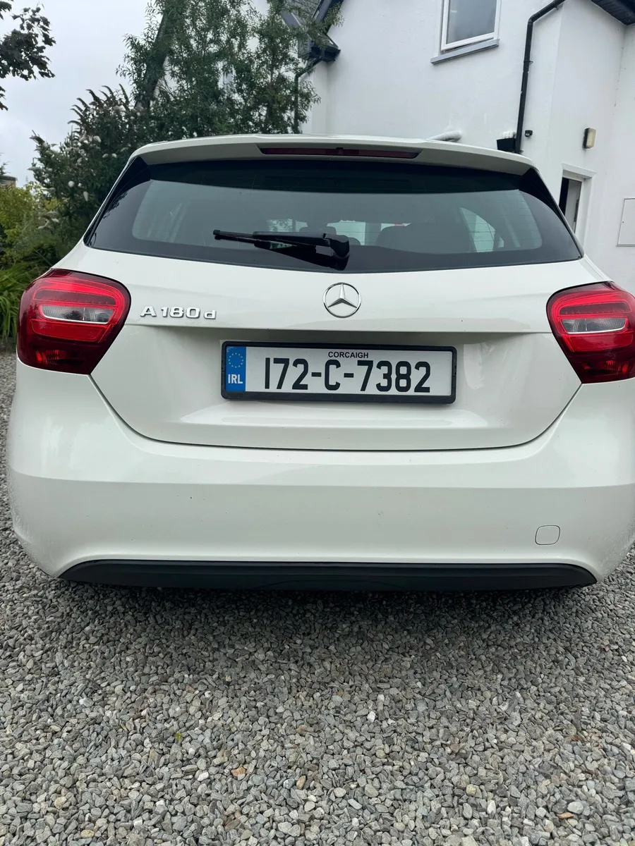2017 (172) Mercedes-Benz A180d - Image 3