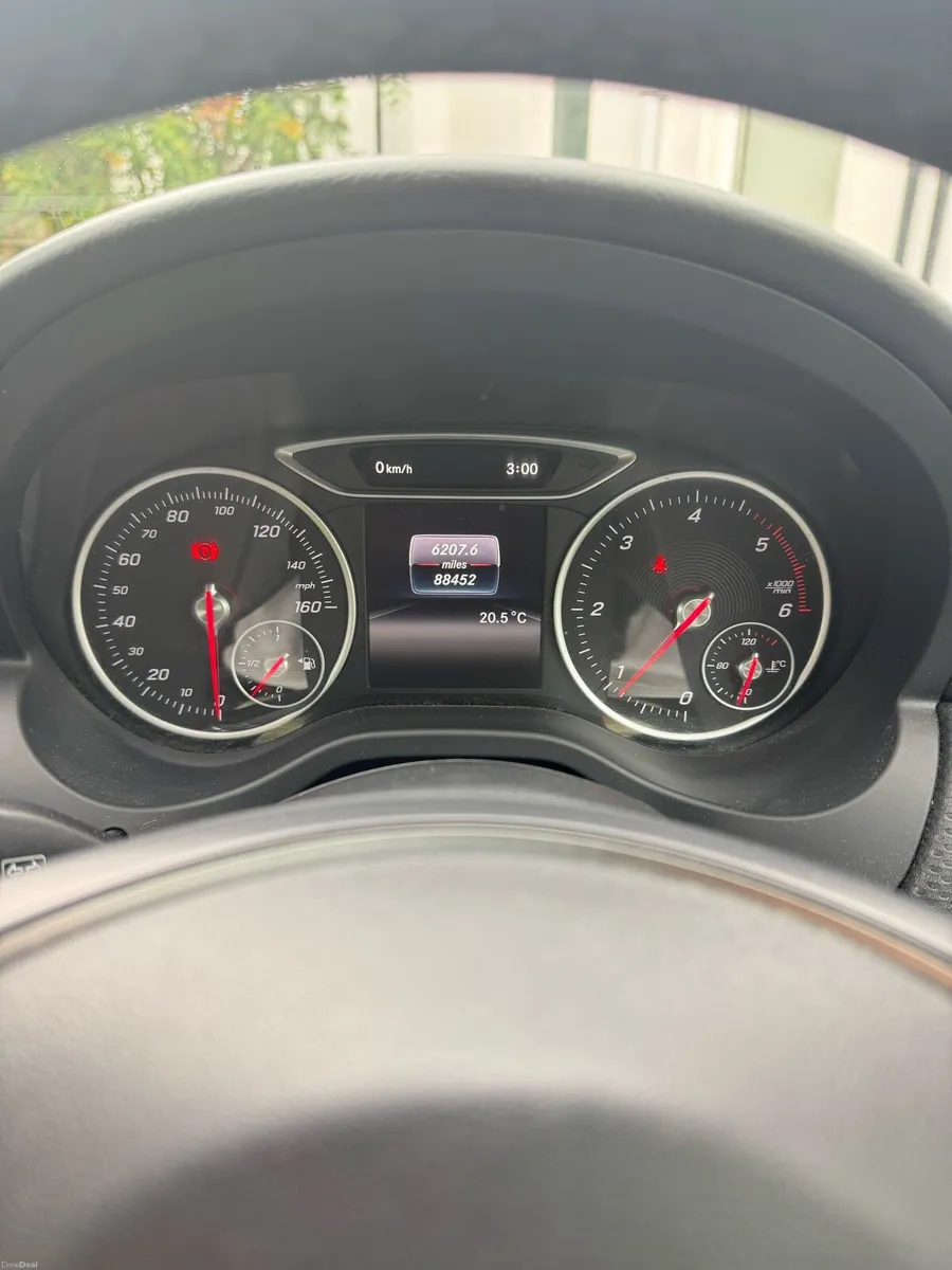 2017 (172) Mercedes-Benz A180d - Image 5