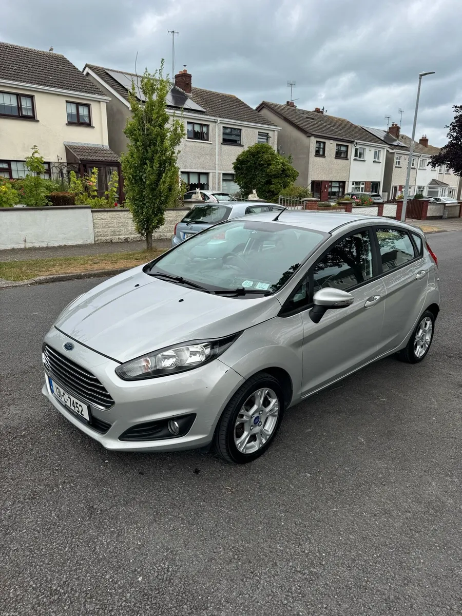 2013 Ford Fiesta - Image 2