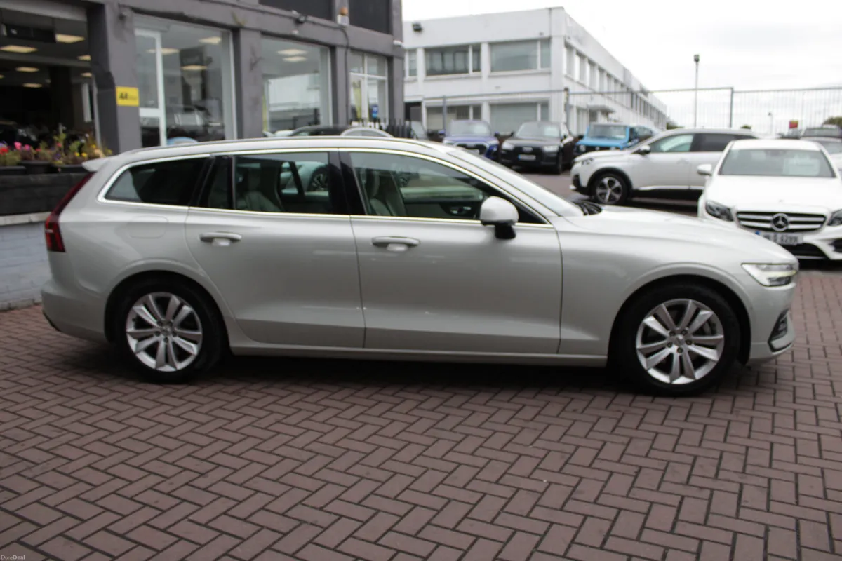 2019 VOLVO V60 T5 - Image 3