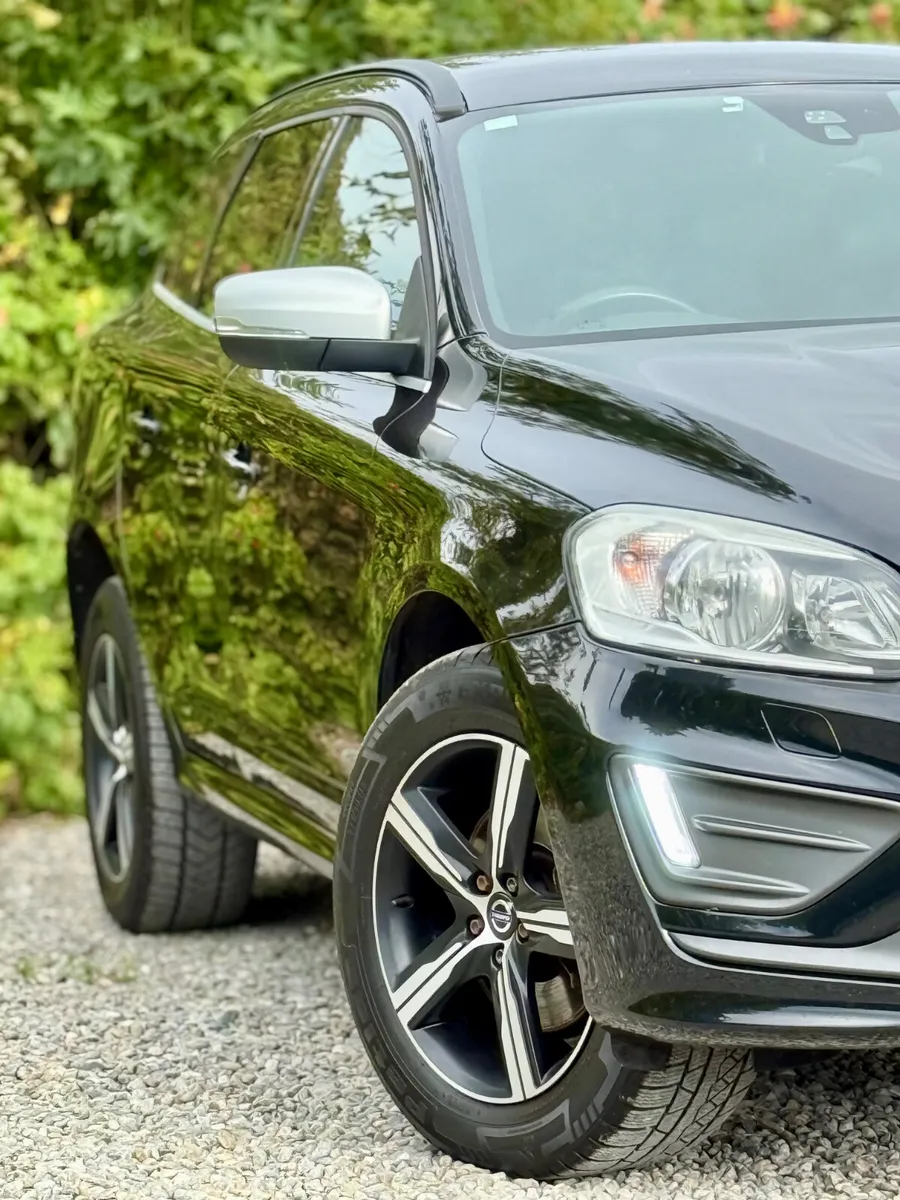 2017 Volvo XC60 D4 R-Design SE 190HP Automatic - Image 4