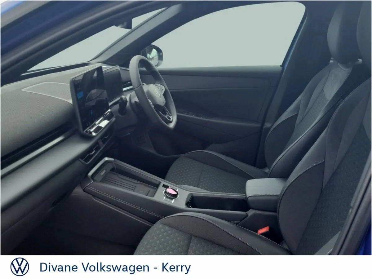 Volkswagen T-Roc R-LINE 1.5TSI 150 BHP MHEV - Image 4
