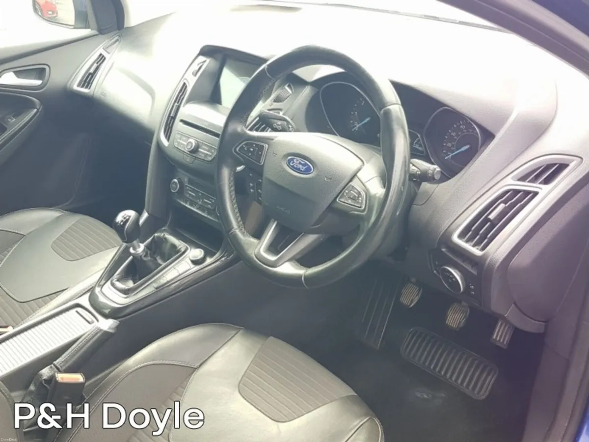 Ford Focus TITANIUM - Image 5
