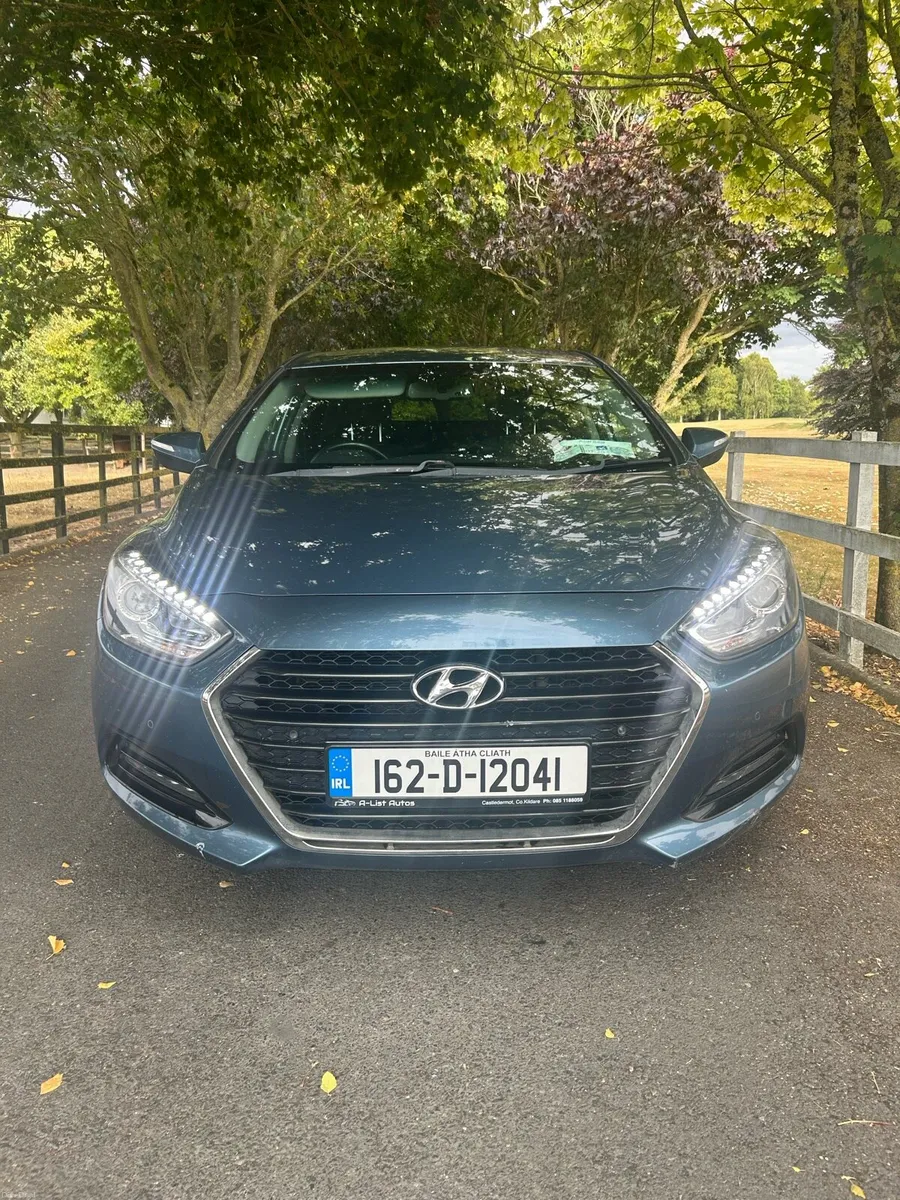 2016 Hyundai i40 Executive - Image 2