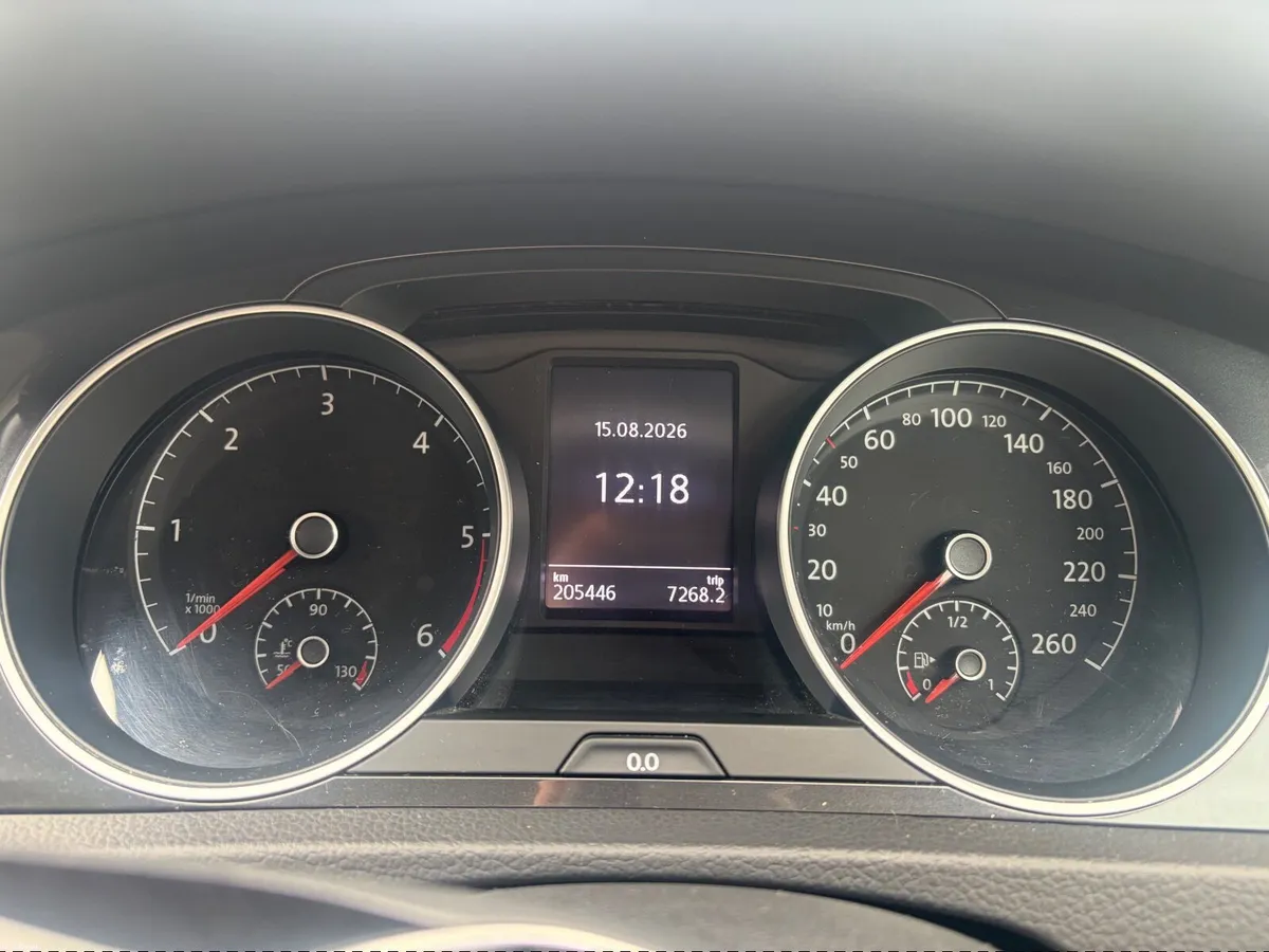 Volkswagen Golf - Image 5