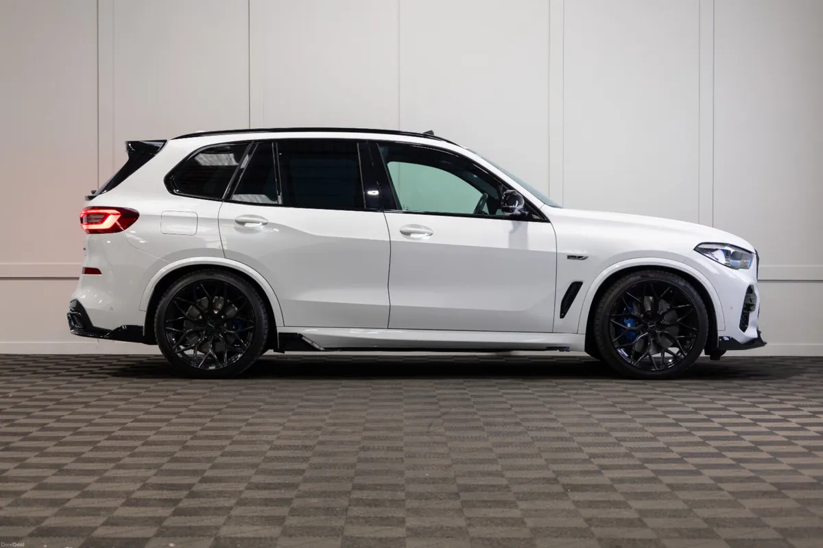 222 BMW X5 X-Drive 45e M-Sport - Image 6