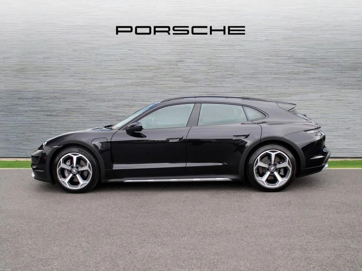 Porsche Taycan 4 Cross Turismo - Image 3