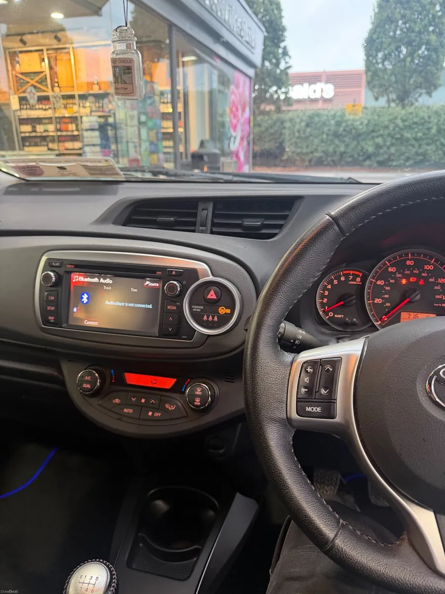 Toyota Yaris 2014 1.3 petrol - Image 5