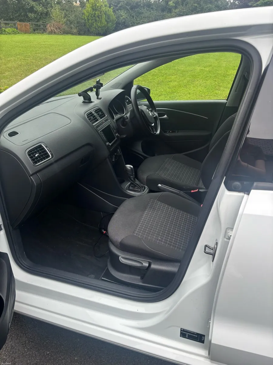 Car - Image 6