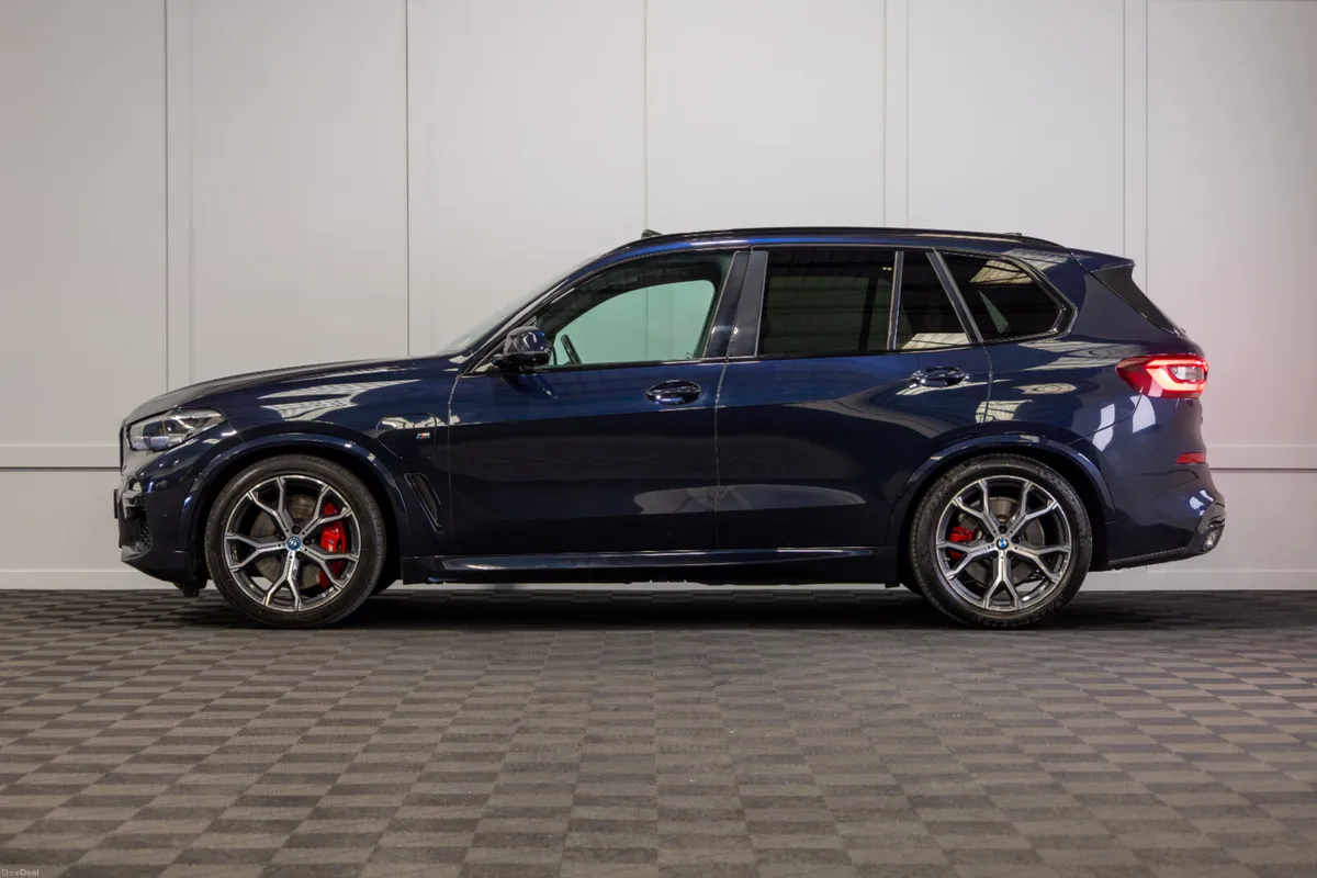 212 BMW X5 X-Drive 45e M-Sport - Image 3