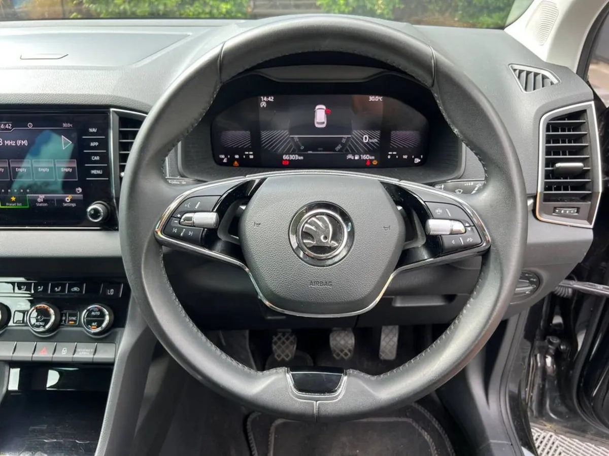 Skoda Karoq AMBITION 2.0 TDI // APPLE CARPLAY/ANDR - Image 4