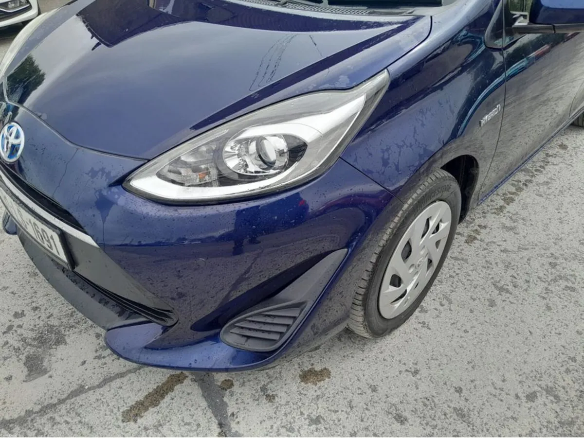 Toyota Aqua 1.5 DAA NHP10 5DR AUTO - Image 2