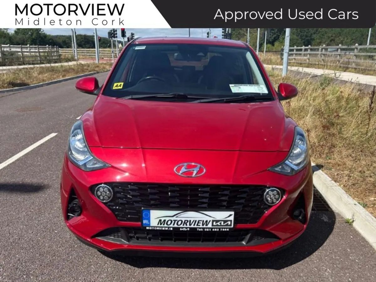 Hyundai i10 *AUTOMATIC* Deluxe 5DR, Metallic Red - Image 3