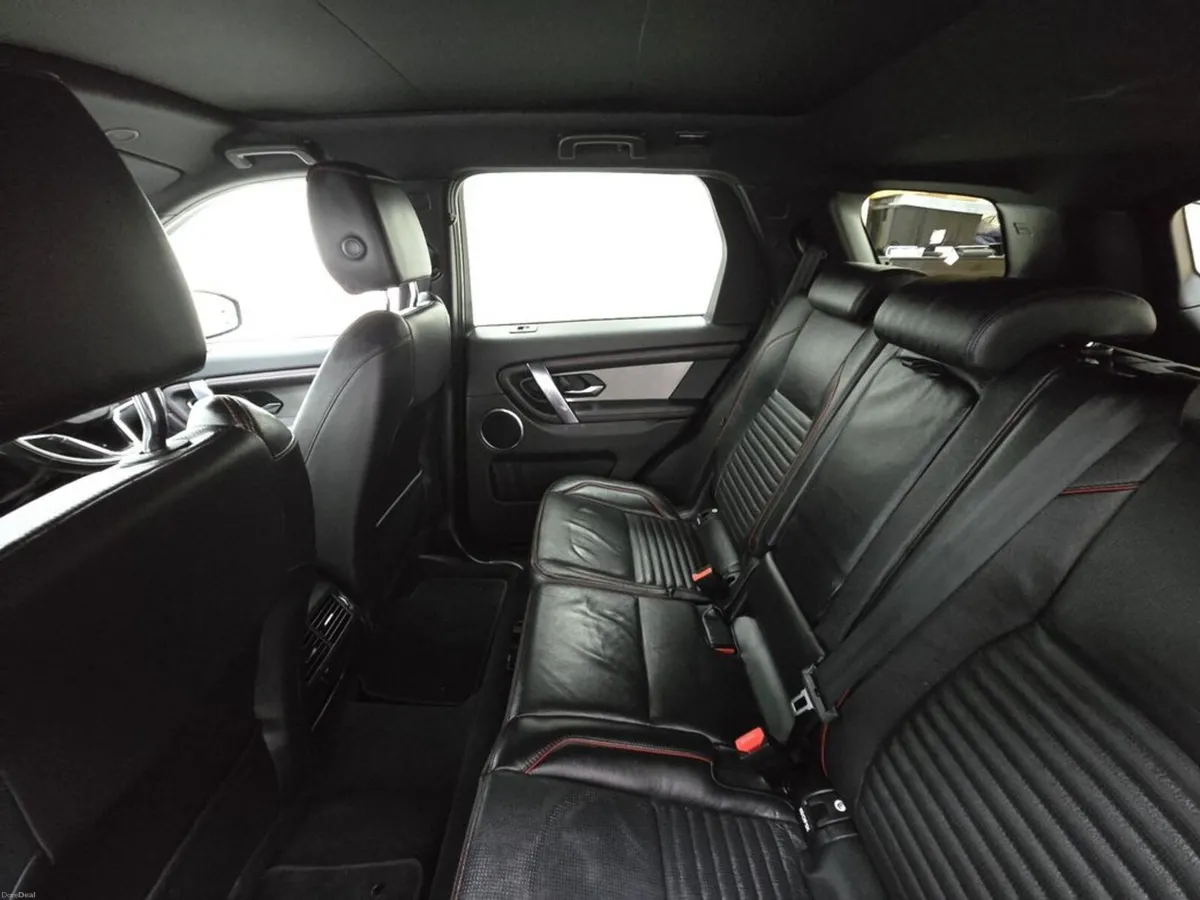 Land Rover Discovery Sport R-DYNAMIC SE Plug in Hy - Image 6