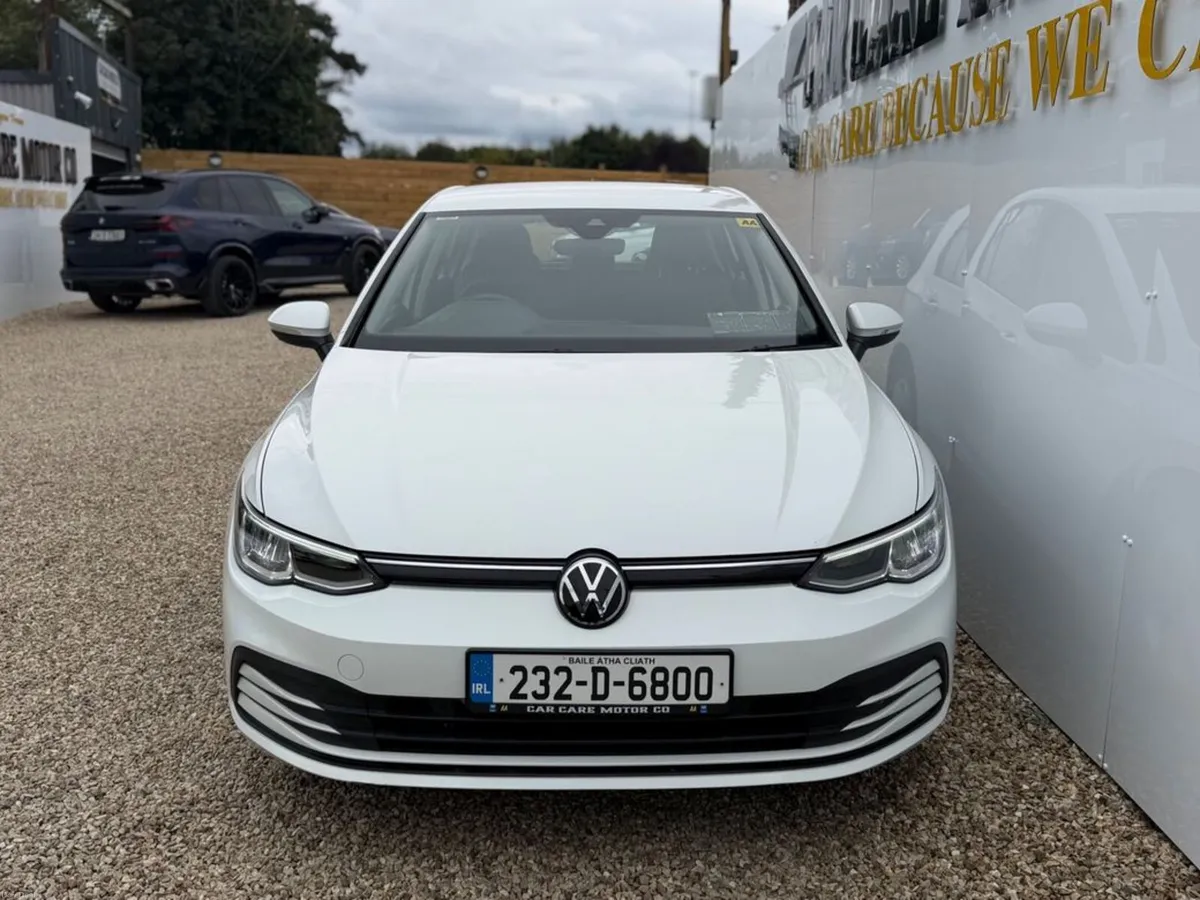 Volkswagen Golf Life 1.0 TSI Mhev 110HP 5 - Image 3
