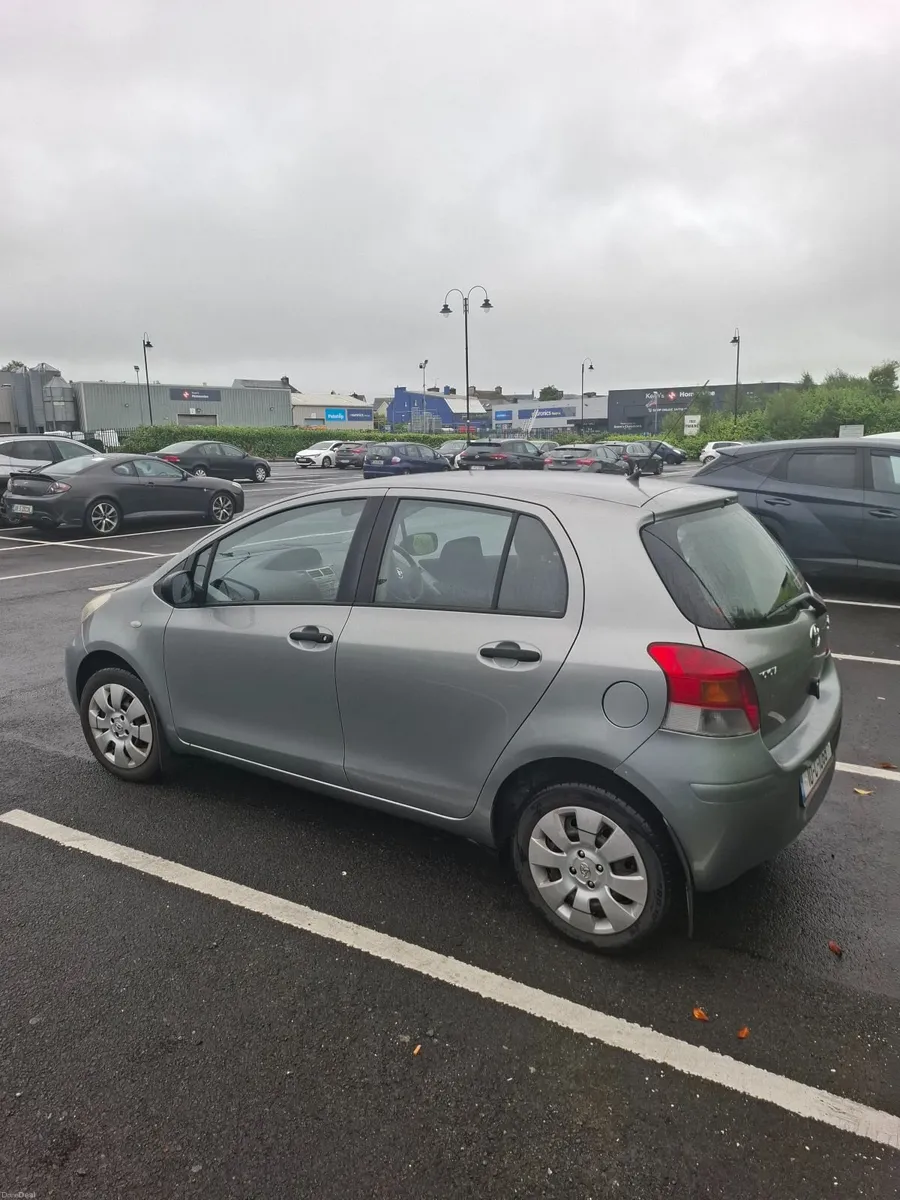Toyota Yaris 2010 - Image 3