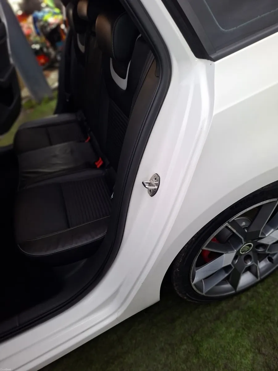 Skoda Octavia VRs - Image 4
