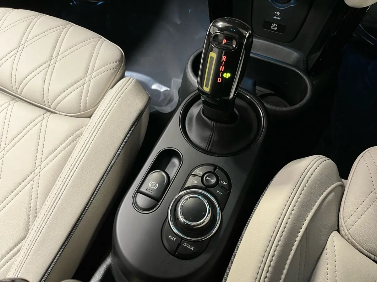 Mini Cooper Electric Level 3 32.6kWh 184BHP - Reve - Image 4