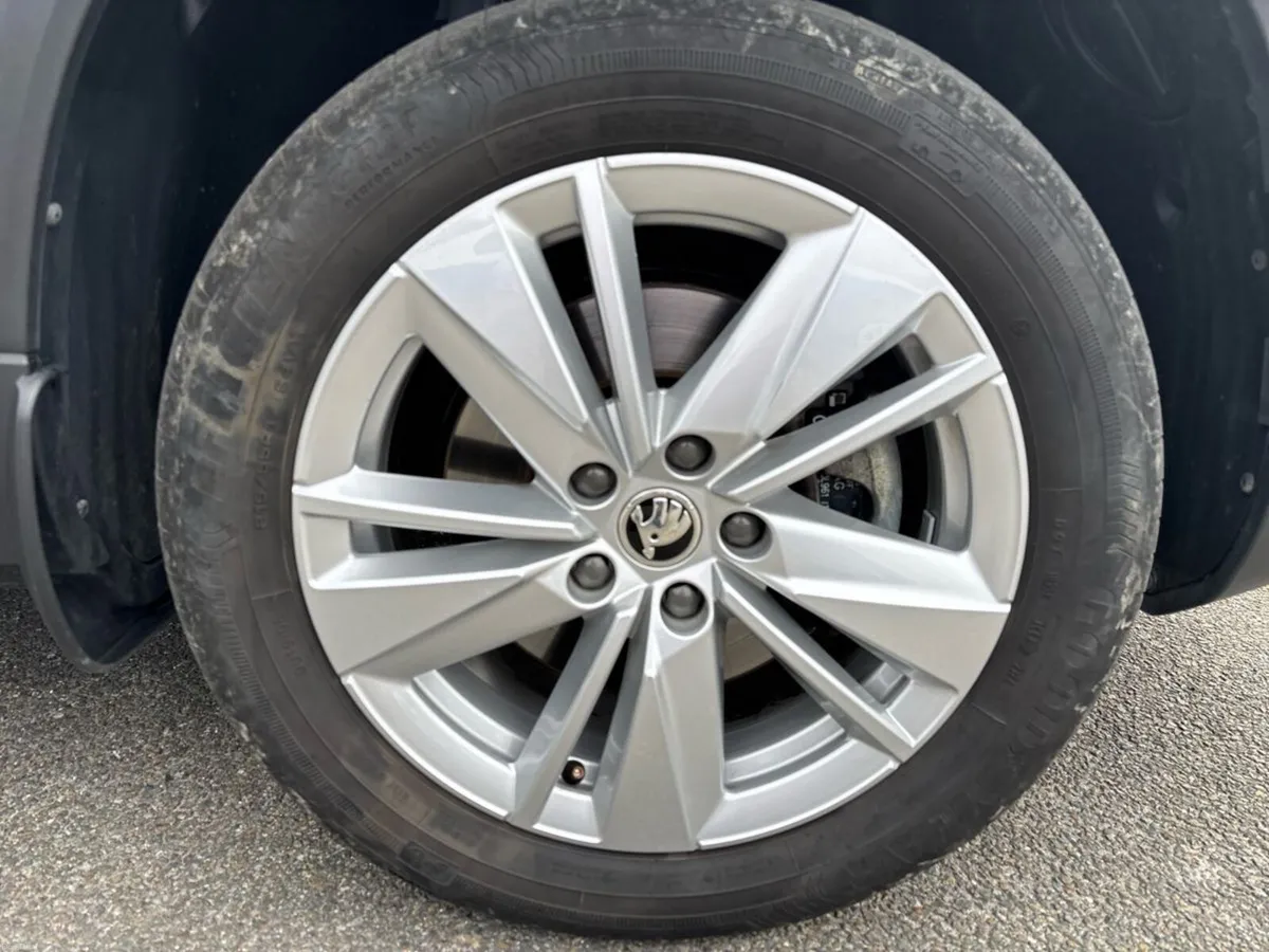 Skoda Karoq SELECTION 1.5TSI 150HP DSG - Image 5