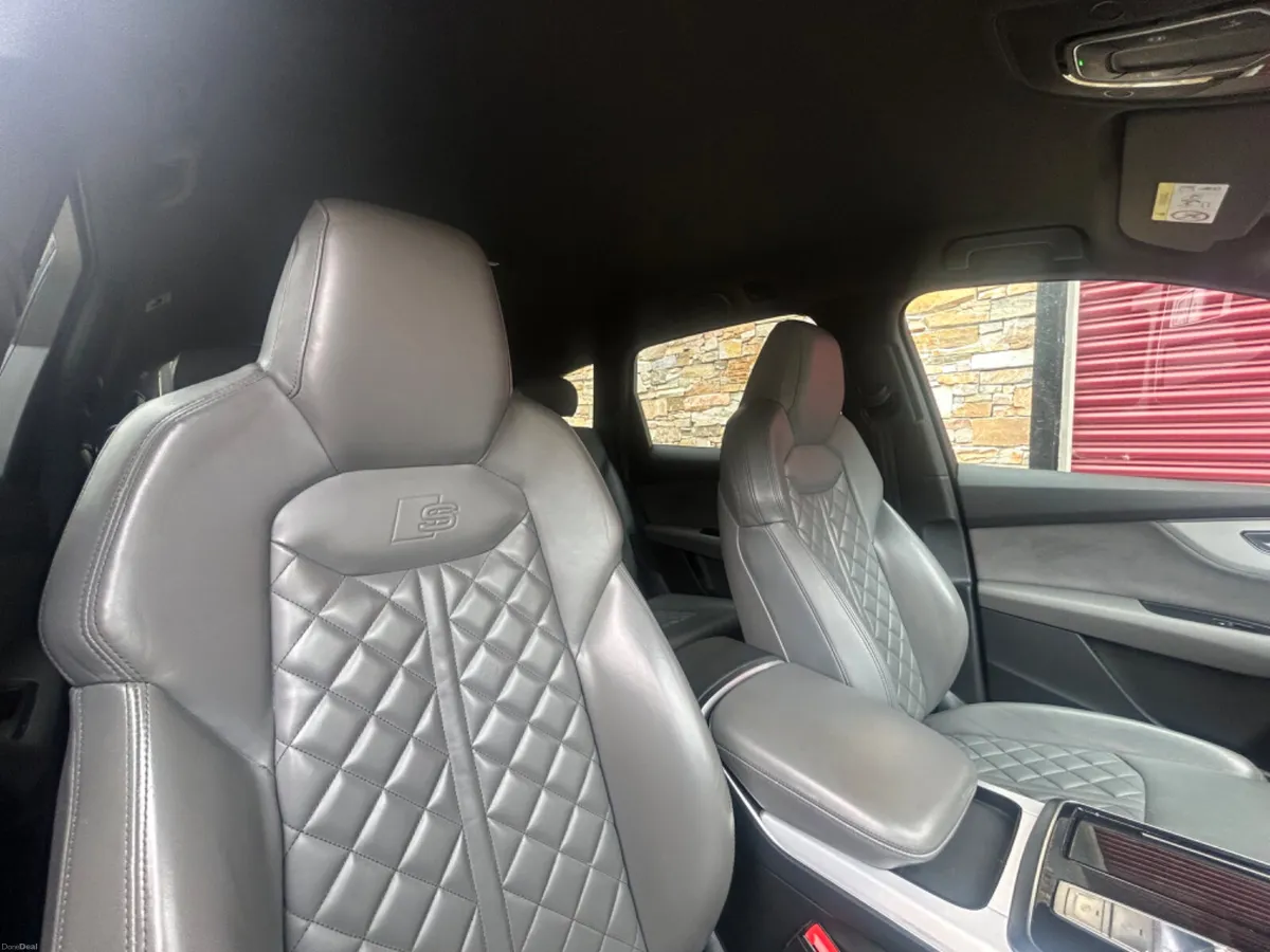 201 Audi SQ7 4.0TDI V8 7 SEATER - Image 5