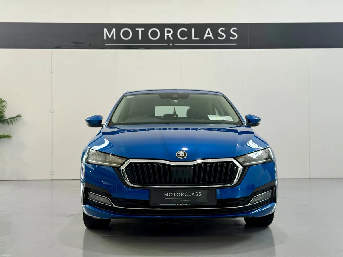 2023 Skoda Octavia 2.0 Diesel Style Automatic DSG - Image 2
