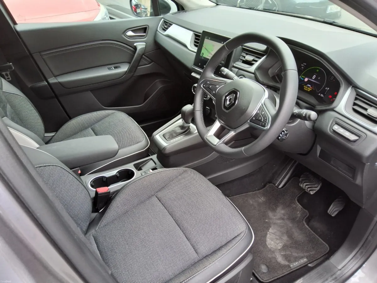 Renault Captur TECHNO E-TECH HEV - Image 5