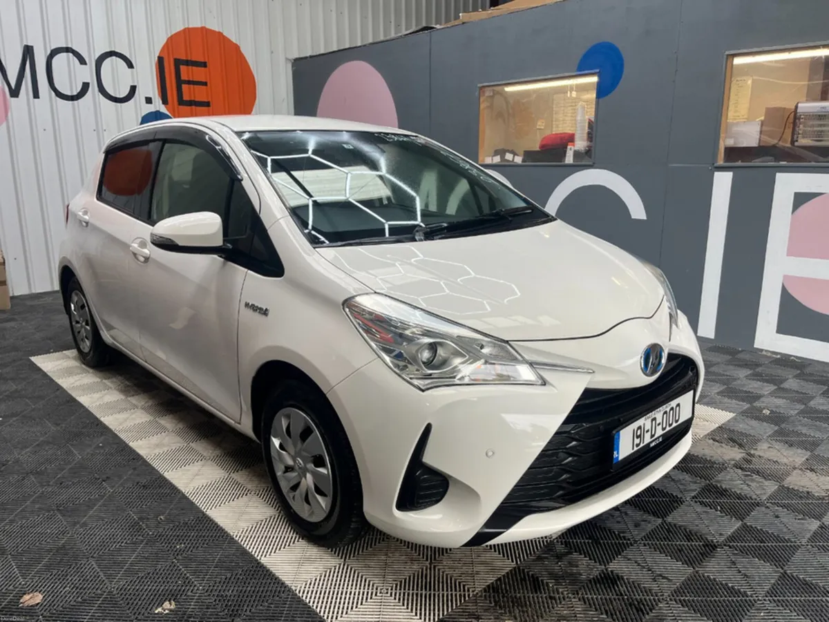 Toyota Vitz 2019 TOYOTA VITZ 5D HYBRID F 82KM 1.5 - Image 1