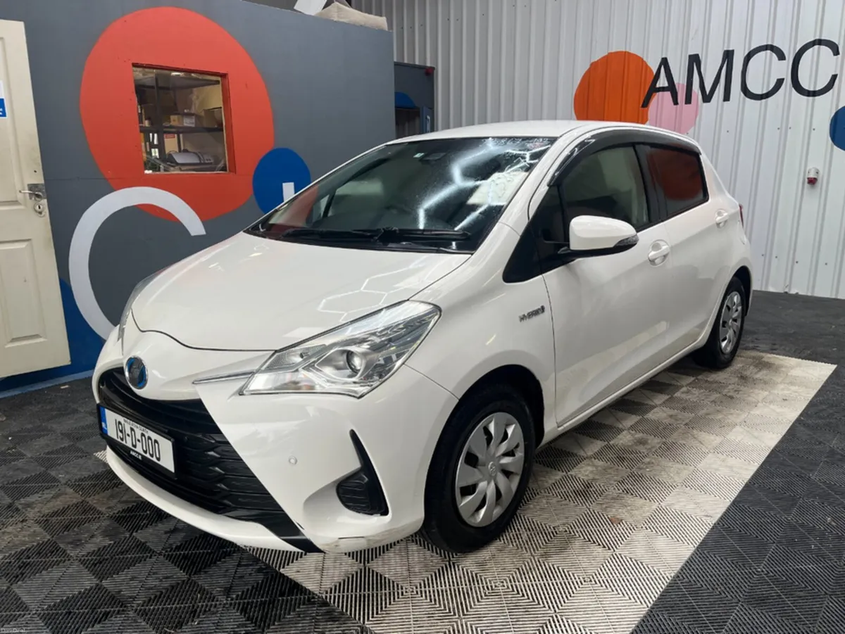 Toyota Vitz 2019 TOYOTA VITZ 5D HYBRID F 82KM 1.5 - Image 6