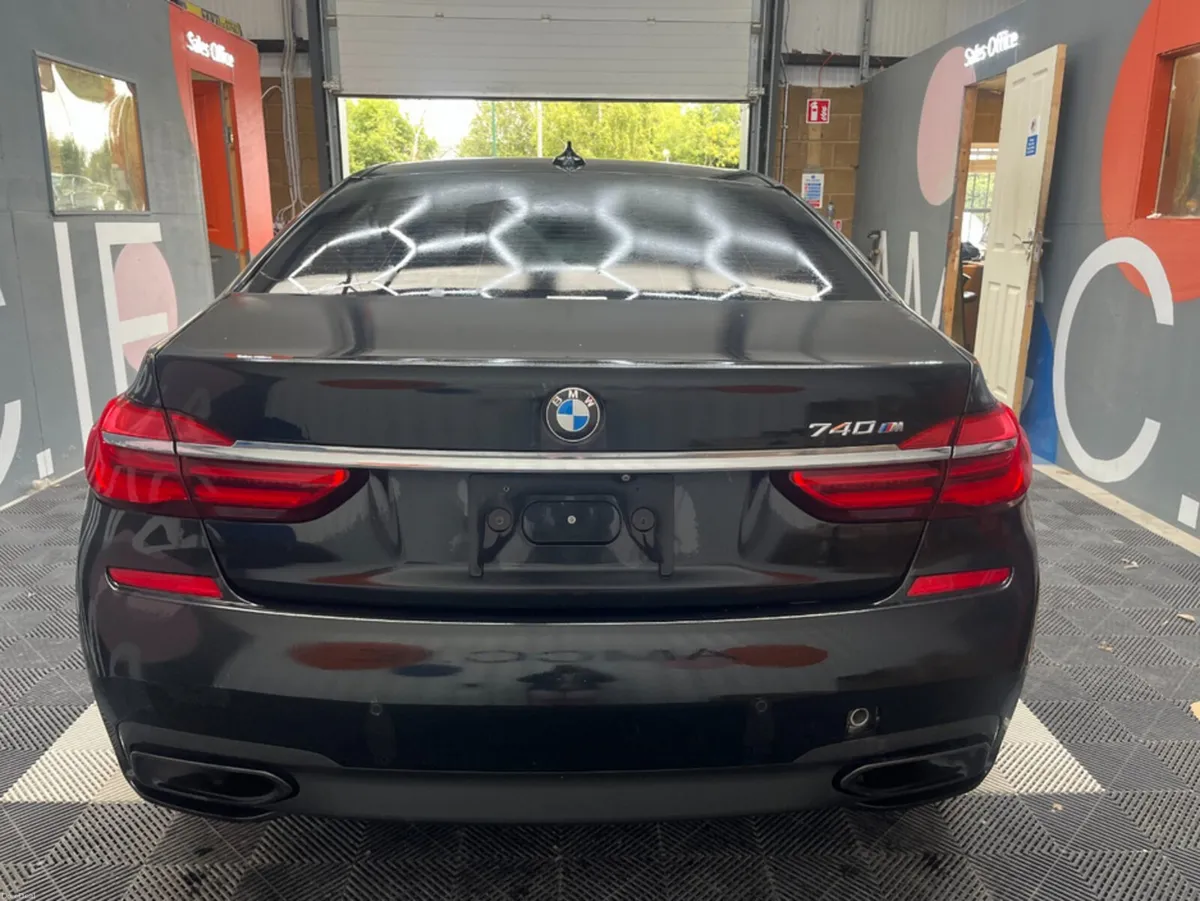 BMW 7-Series 2016 BMW 740 E IPERFORMANCE SPORT 2.0 - Image 4