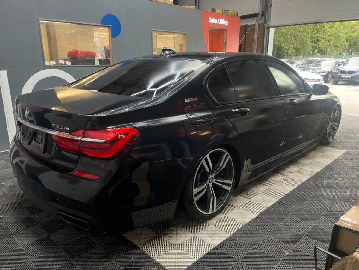 BMW 7-Series 2016 BMW 740 E IPERFORMANCE SPORT 2.0 - Image 3