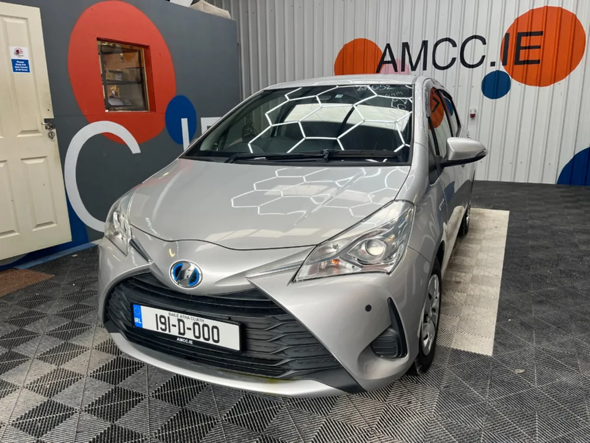 Toyota Vitz 2019 TOYOTA VITZ HYBRID F 89KM 1.5 AUT - Image 6