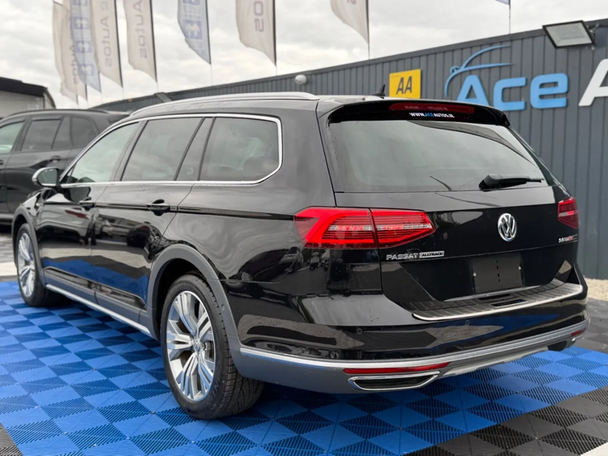 Volkswagen Passat ALLTRACK - 4WD - 2.0L DIESEL - A - Image 5