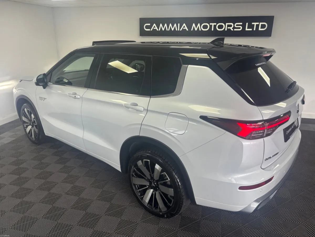 Mitsubishi Outlander *MITSUBISHI OUTLANDER PHEV* * - Image 3