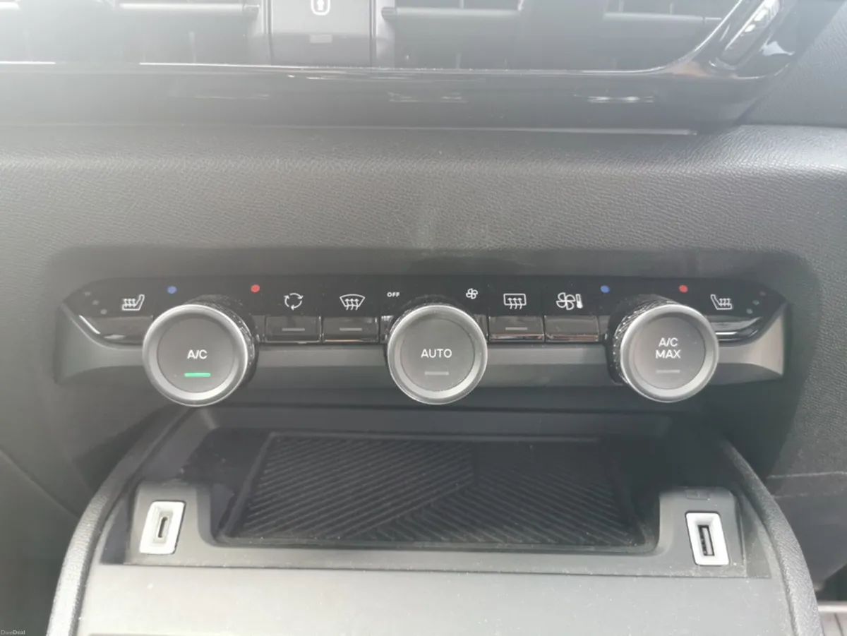 Citroen C4 FLAIR PACK PURETECH 130 EAT EAT8 E - Image 6