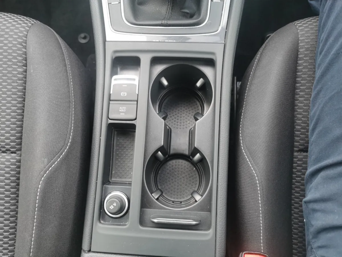 Volkswagen Golf TRENDLINE 1.6 TDI MANUAL 5SPEED 3D - Image 5