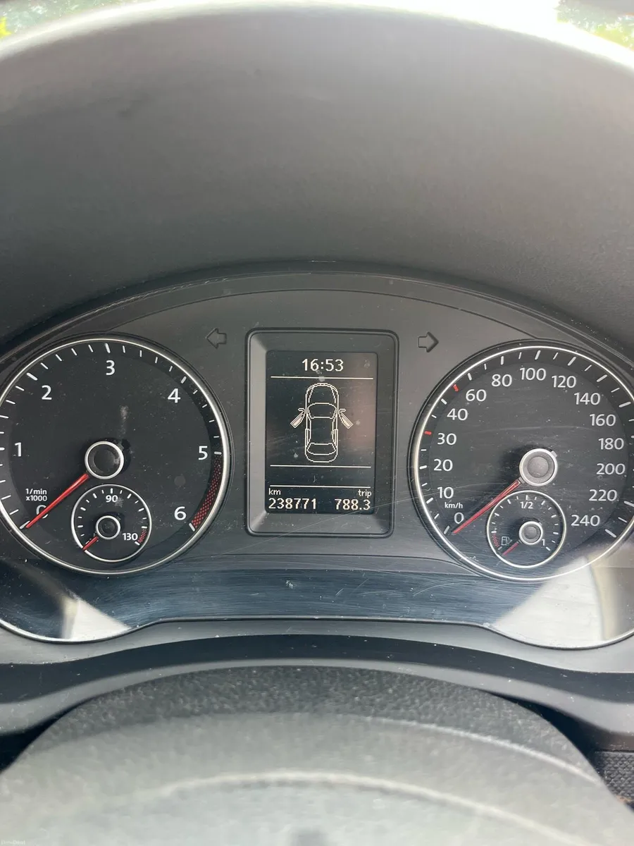 Volkswagen Jetta - Image 6