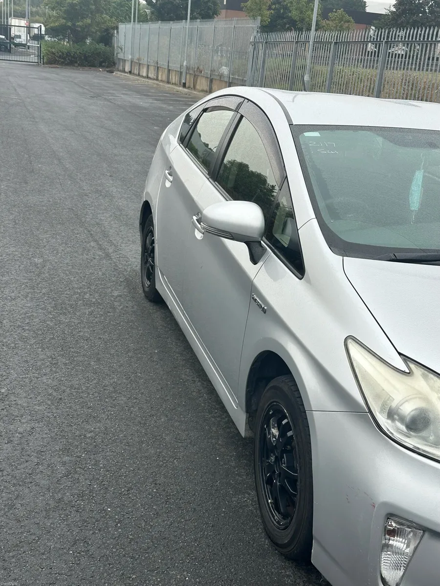 Toyota Prius 2013 - Image 3