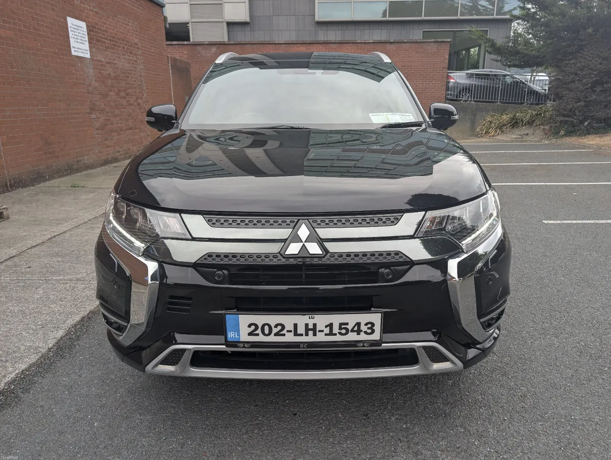 Mitsubishi Outlander PHEV Exceed Safety - Image 3
