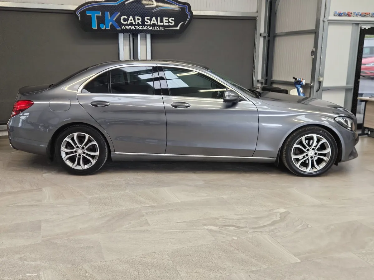 17 MERCEDES-BENZ C200 D  AVANTGARDE EDITION - Image 3