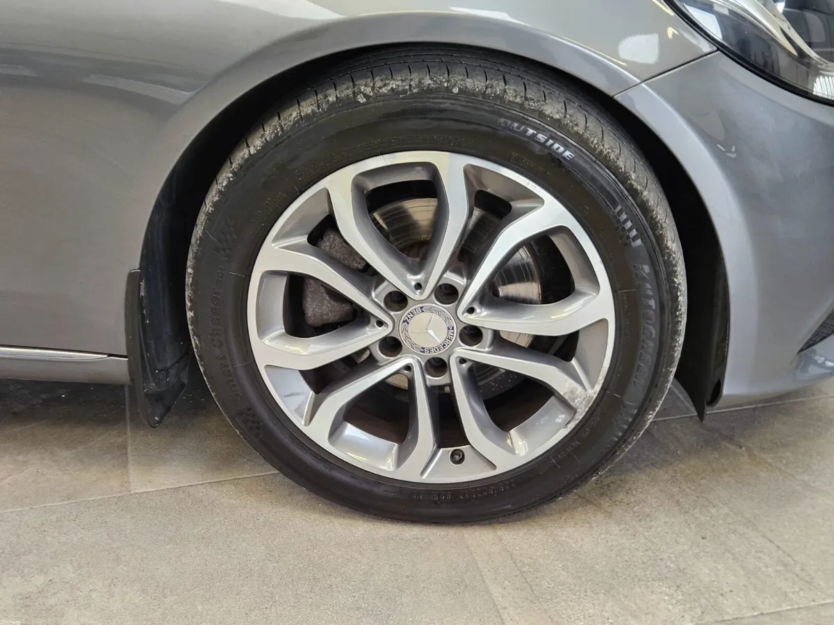 17 MERCEDES-BENZ C200 D  AVANTGARDE EDITION - Image 6