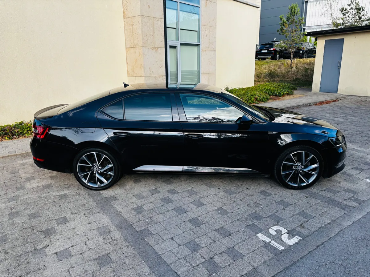 182 SKODA SUPERB 2.0 TDI SPORTLINE DSG AUTOMATIC - Image 5