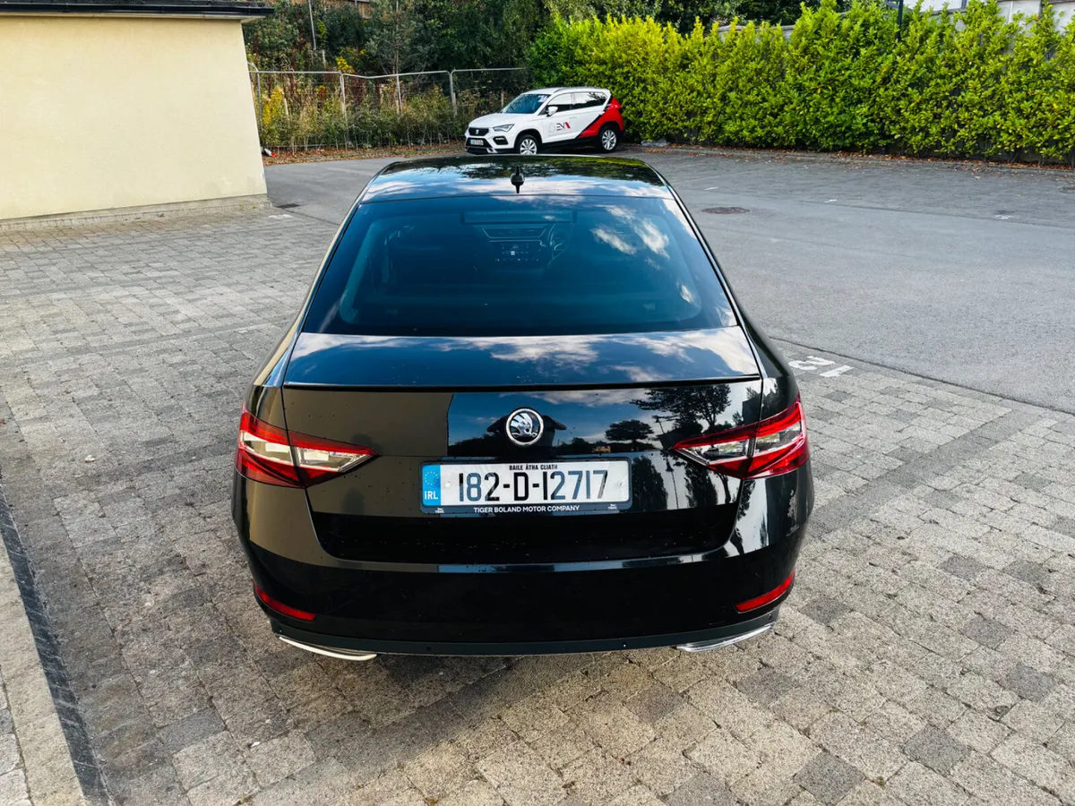 182 SKODA SUPERB 2.0 TDI SPORTLINE DSG AUTOMATIC - Image 4