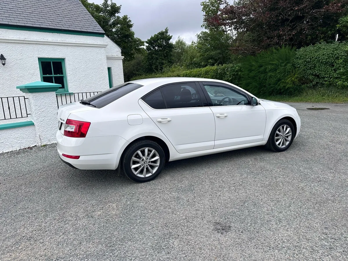 2016 Skoda Octavia 1.6tdi - Image 3