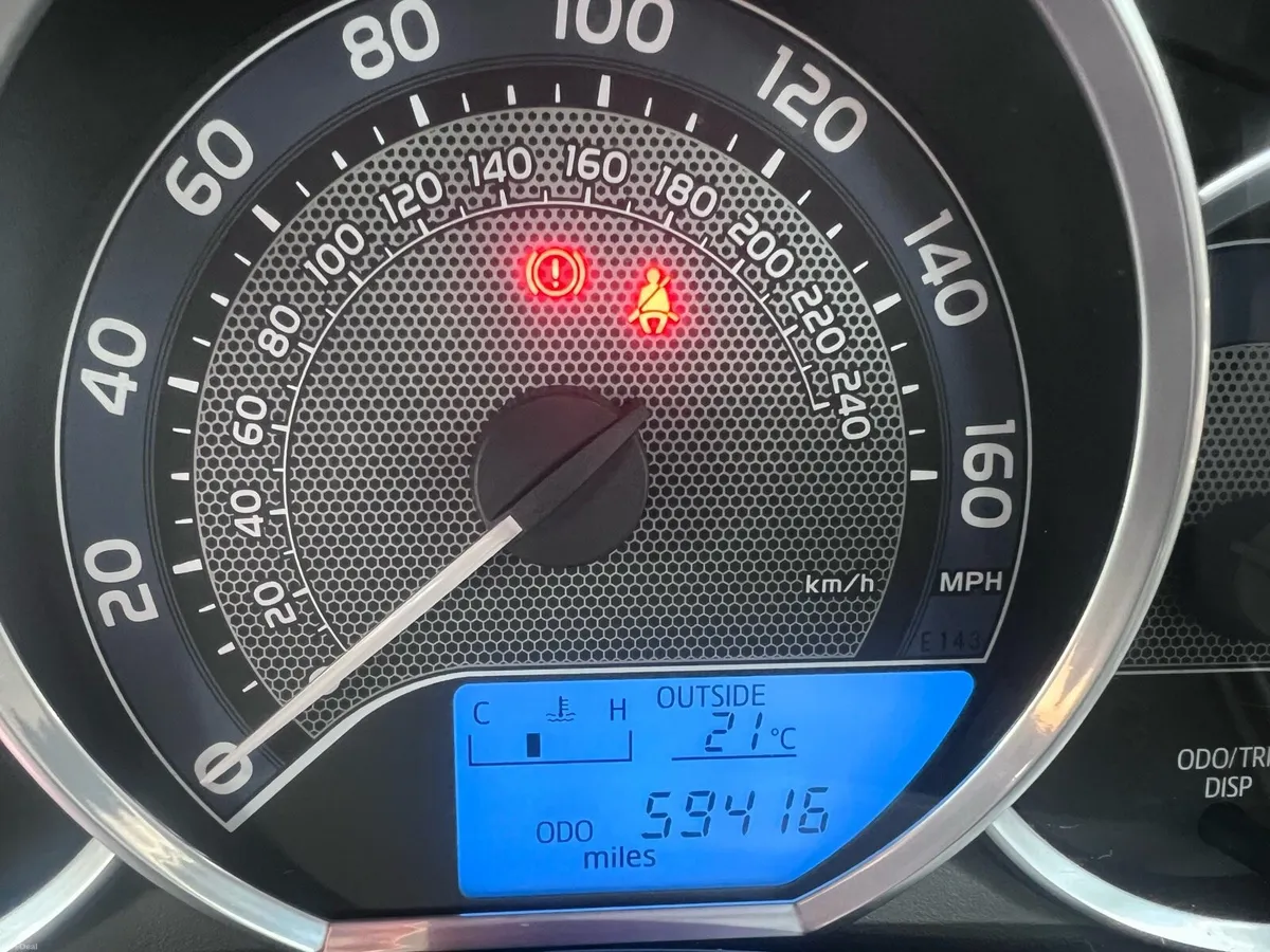 Toyota Auris - Image 1